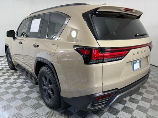 2025 Lexus LX 700h 700h
