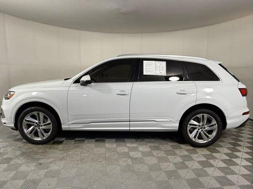 2021 Audi Q7 55 Premium Plus