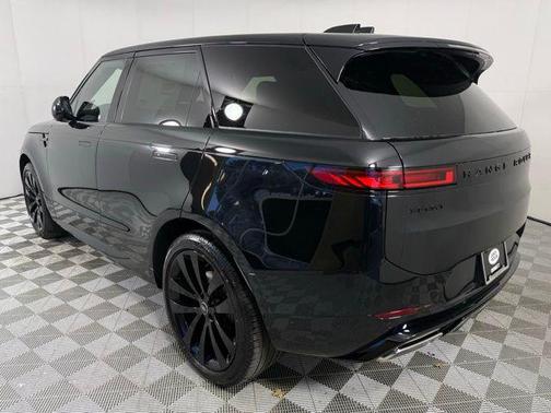 2025 Land Rover Range Rover Sport SE