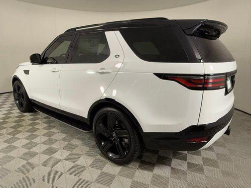 2025 Land Rover Discovery Dynamic SE