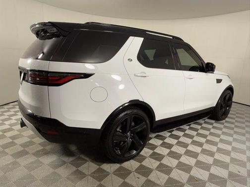 2025 Land Rover Discovery Dynamic SE