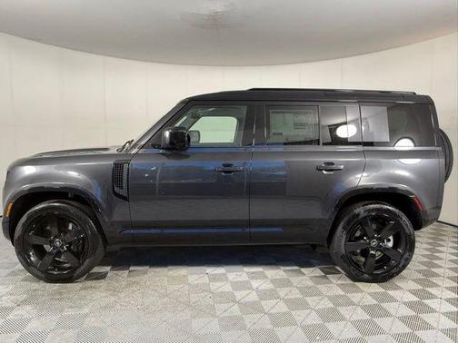 2025 Land Rover Defender X-Dynamic SE