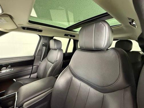 2022 Land Rover Range Rover SE