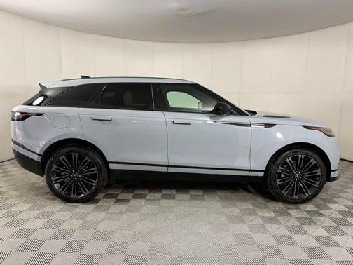 Arroios Gray Metallic 2026 Land Rover Range Rover Velar Dynamic SE