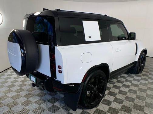 2024 Land Rover Defender X-Dynamic SE