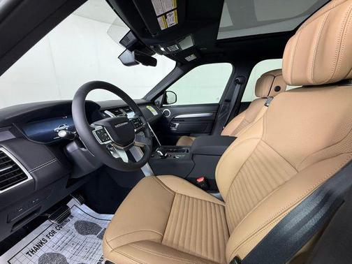 2025 Land Rover Discovery Dynamic SE