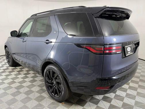 2025 Land Rover Discovery Dynamic SE