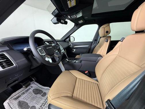 2025 Land Rover Discovery Dynamic SE