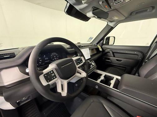 2025 Land Rover Defender S