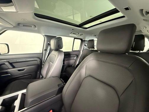 2025 Land Rover Defender S