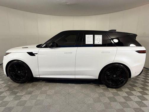 2024 Land Rover Range Rover Sport SE