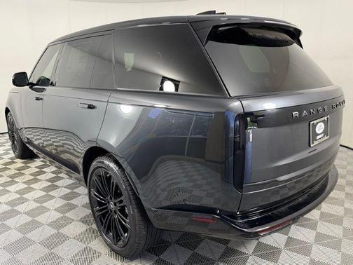 2025 Land Rover Range Rover SE