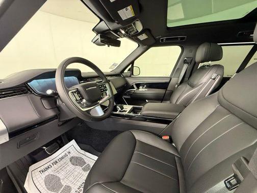 2025 Land Rover Range Rover SE