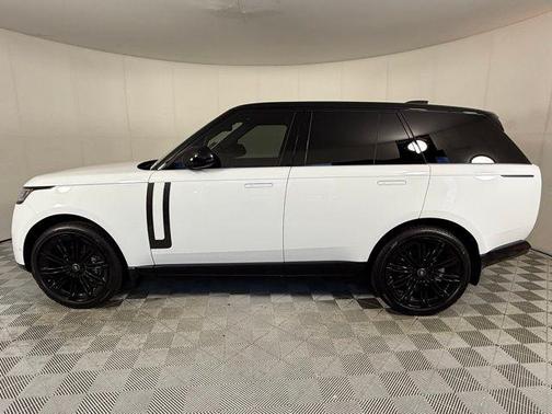 2025 Land Rover Range Rover SE