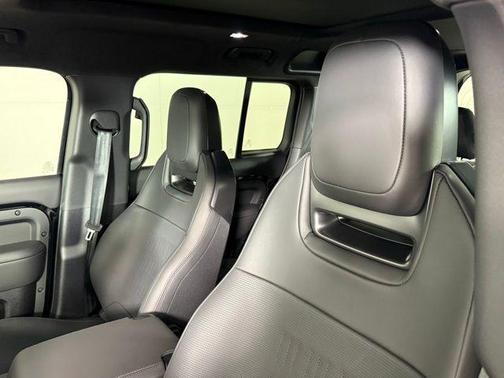 Narvik Black 2026 Land Rover Defender 110 V8