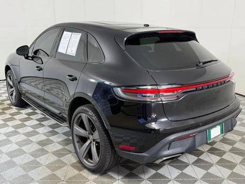 2022 Porsche Macan Base