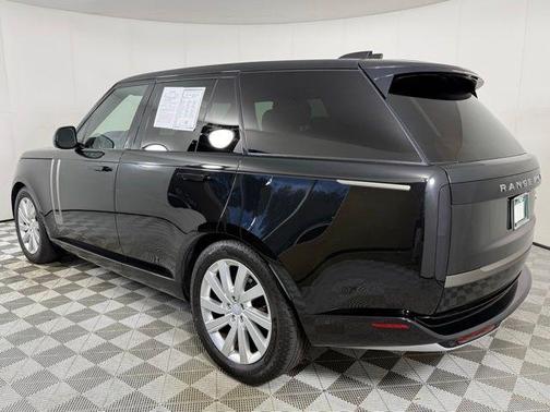 2023 Land Rover Range Rover SE