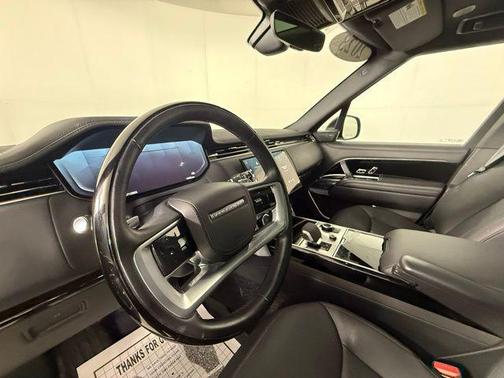 Santorini Black Metallic 2023 Land Rover Range Rover SE