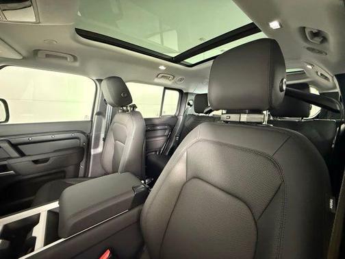 2026 Land Rover Defender X-Dynamic