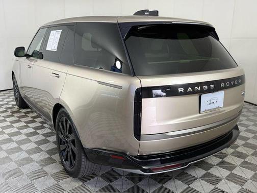 2023 Land Rover Range Rover SE