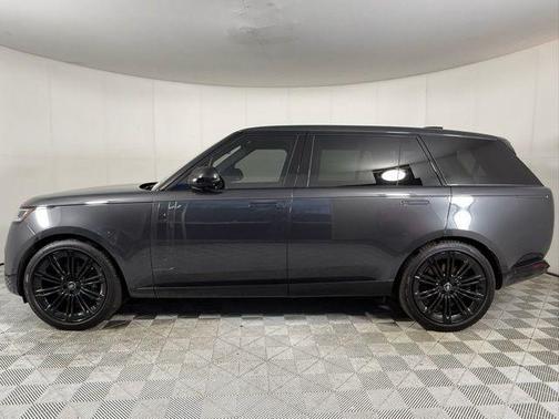 2025 Land Rover Range Rover SE