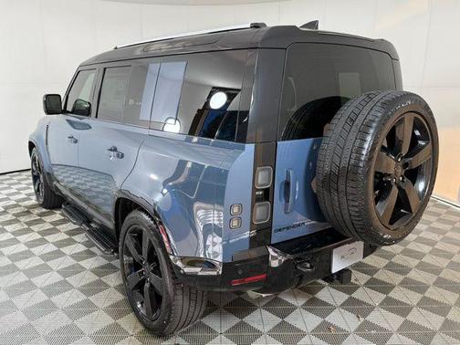 2026 Land Rover Defender X-Dynamic SE
