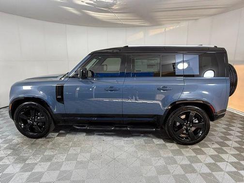 2026 Land Rover Defender X-Dynamic SE