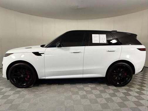 2025 Land Rover Range Rover Sport SE