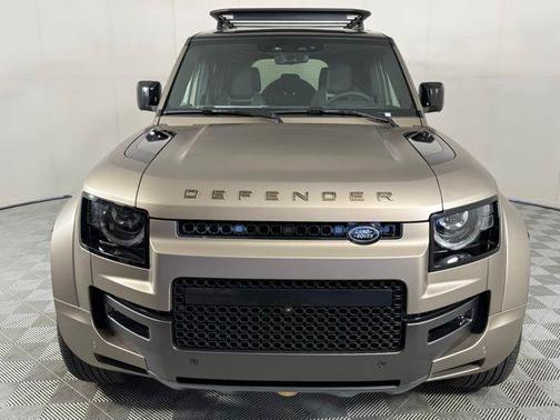 2025 Land Rover Defender V8
