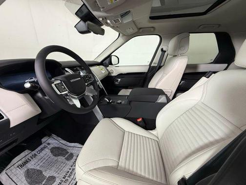 2025 Land Rover Discovery S