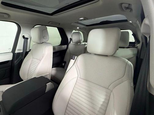 2025 Land Rover Discovery S