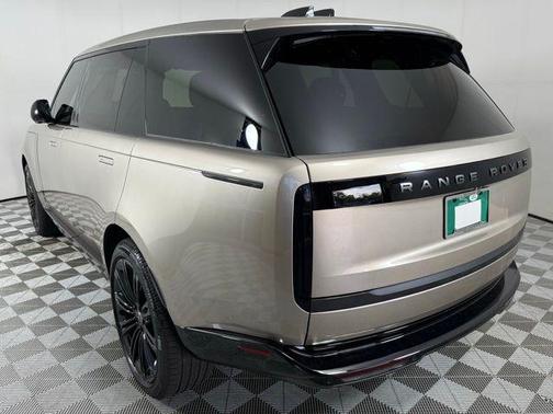 2025 Land Rover Range Rover SE