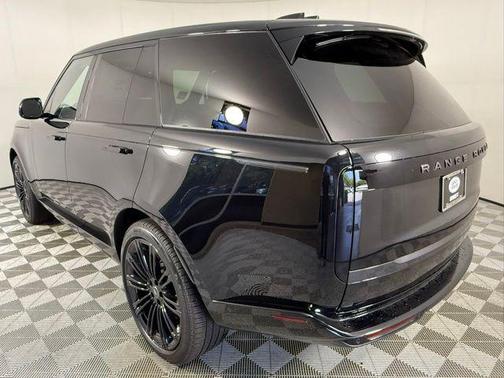 2025 Land Rover Range Rover SE