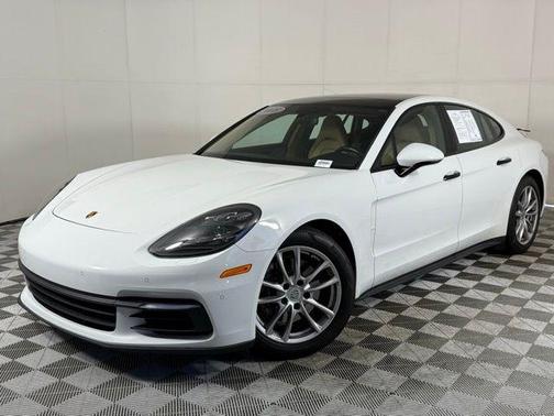2018 Porsche Panamera 4