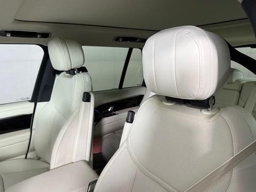 2026 Land Rover Range Rover SE