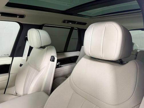 2025 Land Rover Range Rover SE