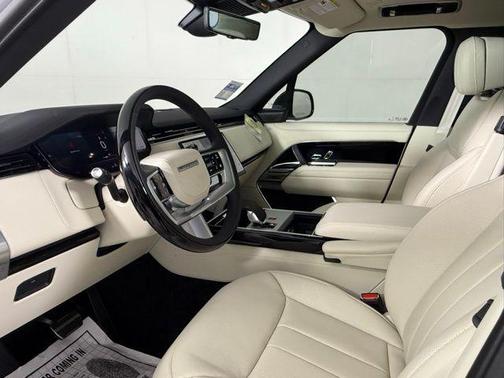 2025 Land Rover Range Rover SE