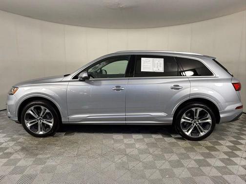 2022 Audi Q7 55 Premium Plus