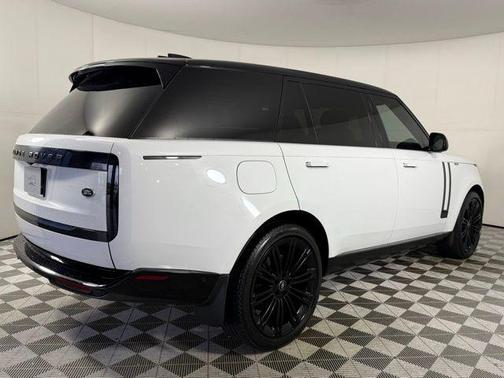 2022 Land Rover Range Rover SE