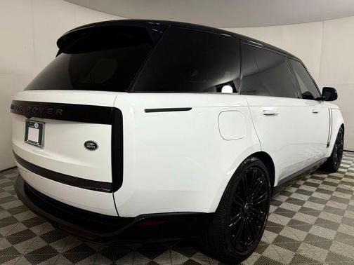 2022 Land Rover Range Rover SE