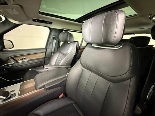 2025 Land Rover Range Rover Autobiography