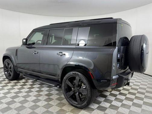 2026 Land Rover Defender X-Dynamic SE