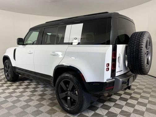 2024 Land Rover Defender 110 P400 X-Dynamic SE