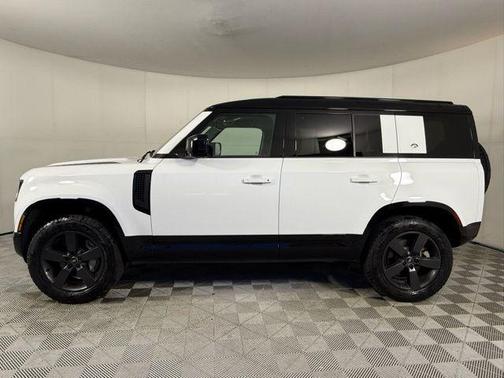 2024 Land Rover Defender 110 P400 X-Dynamic SE