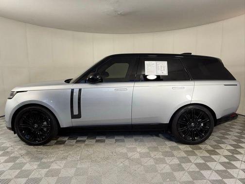 2025 Land Rover Range Rover SE