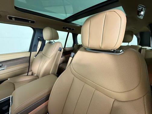 2025 Land Rover Range Rover SE