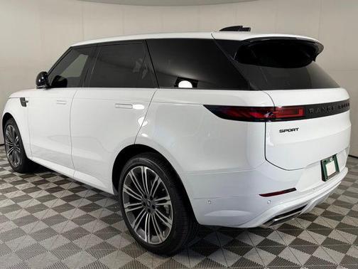 2025 Land Rover Range Rover Sport SE