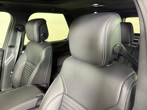 2026 Land Rover Discovery S