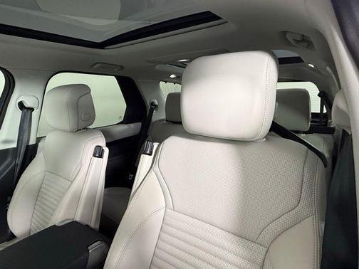 2025 Land Rover Discovery S