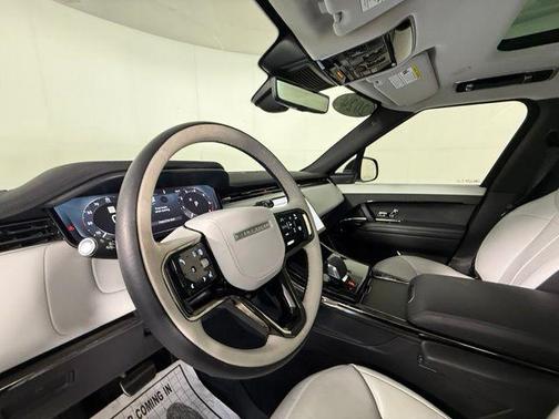 Fuji White 2024 Land Rover Range Rover Sport SE